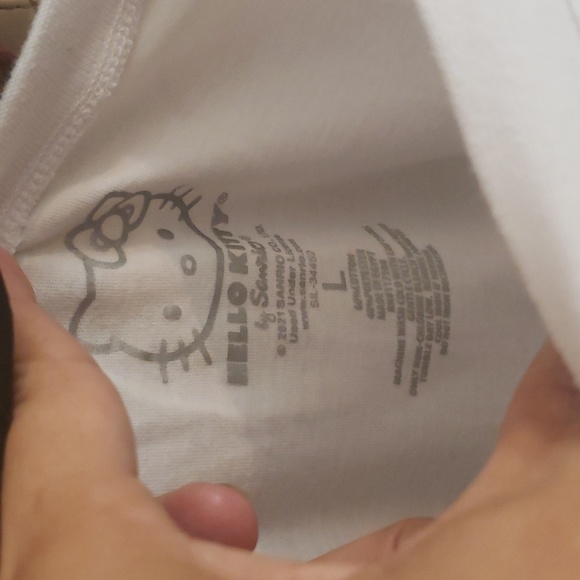 Large Semi cropped BY SANRIO HELLO KITTY T SHIRT - Picture 2 of 3